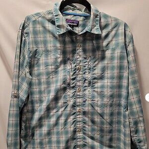 Patagonia men's Medium long sleeve organic cotton plaid shirt